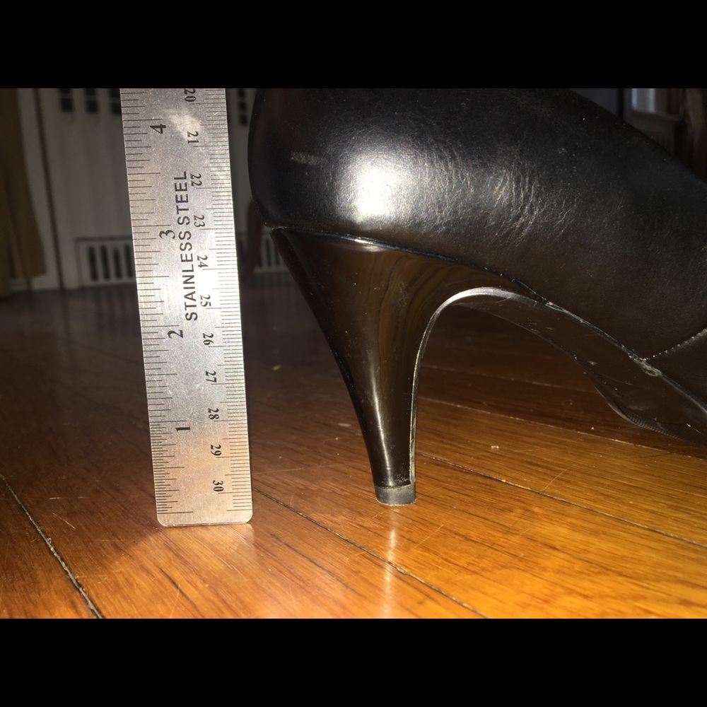 ✨SEXY BLACK PUMPS✨ - Picture 4 of 5
